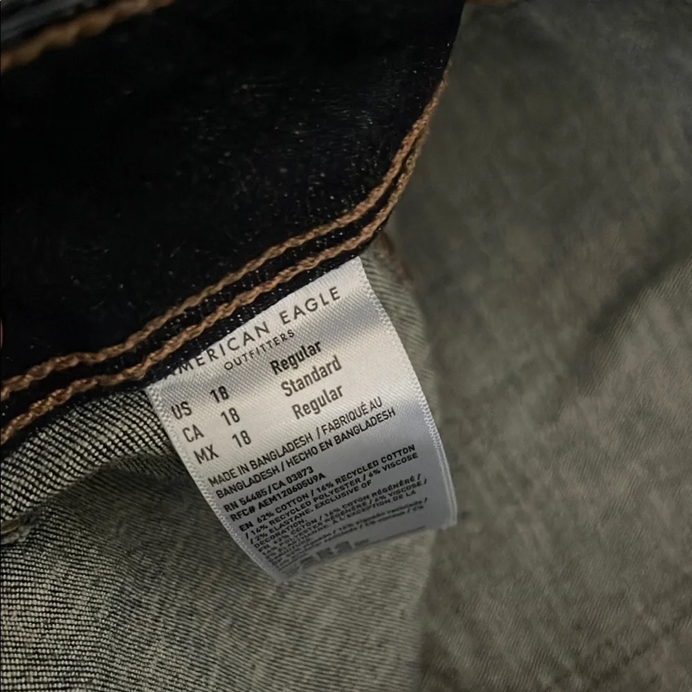 American Eagle Women’s Kick Boot Jeans - Picture 5 of 8